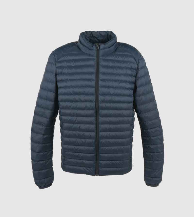 IE Jacket of Primaloft. Navy color back