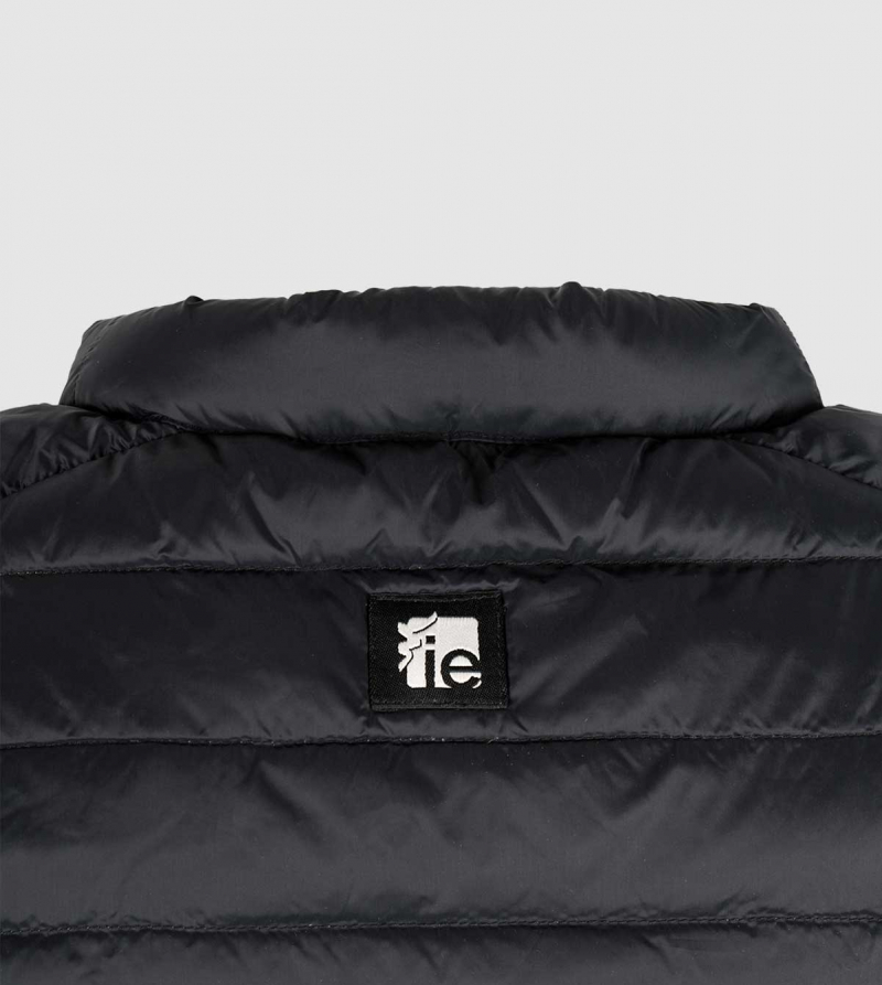 IE Vest of Primaloft. Black color zoom